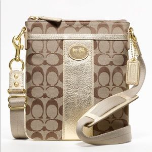 Coach Sutton Signature Swingpack